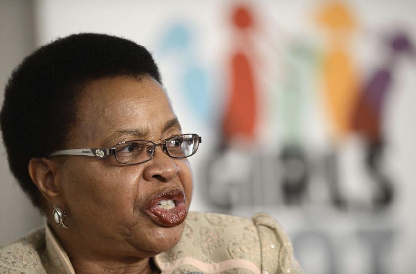  Graça Machel clama por uma sociedade livre da cultura de medo