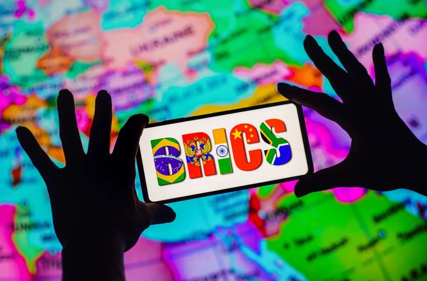  Membros do bloco BRICS pressionam para criação de moeda comum