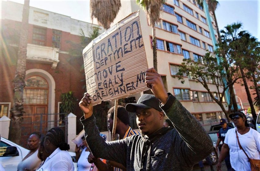  Tribunal Supremo de Gauteng anula decisão de deportar emigrantes zimbabweanos