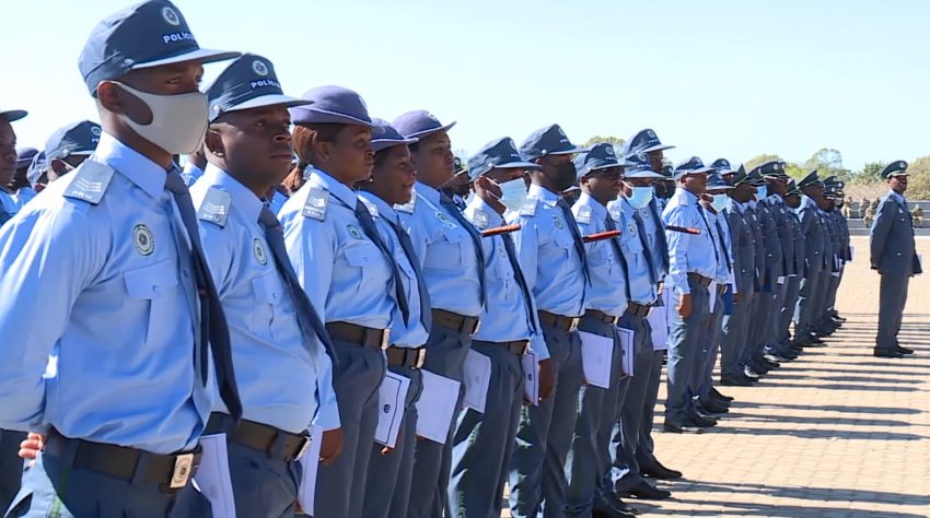  Moçambique suspende formação básica de polícias por três anos