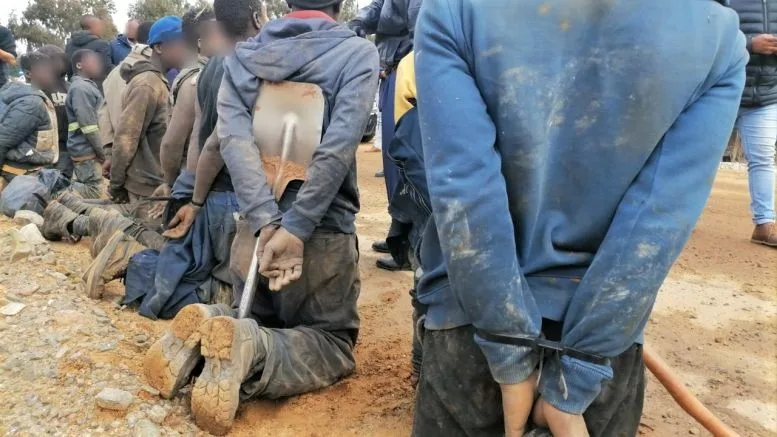  Polícia sul-africana detém 200 pessoas por mineração ilegal