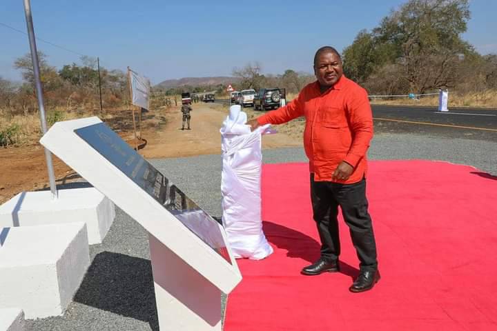  Nyusi inaugura nova estrada entre Moçambique e Tanzânia