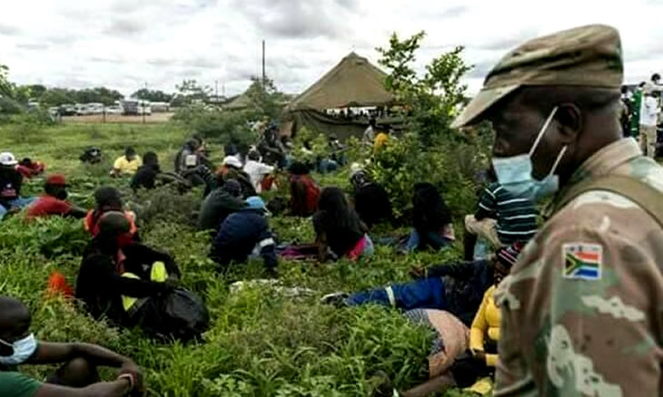  Ministro sul-africano do Interior confirma detenção de mais de 100 imigrantes traficados