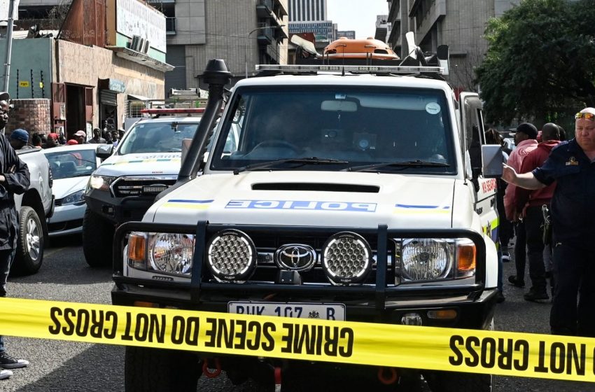  Polícia sul-africana abate 18 indivíduos de uma quadrilha de assaltantes de portadores de valores