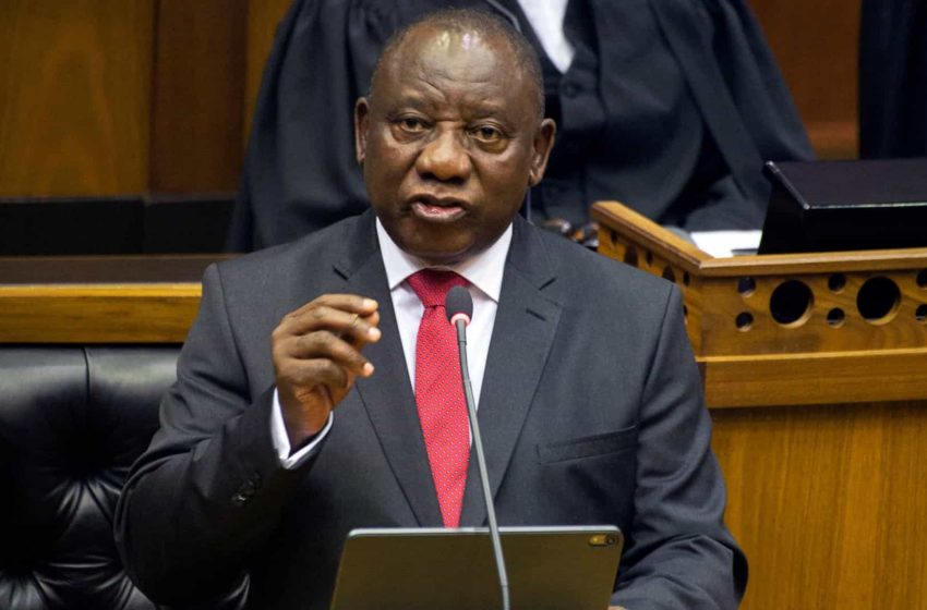  Ramaphosa defende endurecimento de leis e políticas sobre imigração ilegal