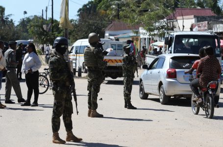 Pelo menos quatro agentes da polícia morreram num ataque por supostos terroristas em Cabo Delgado