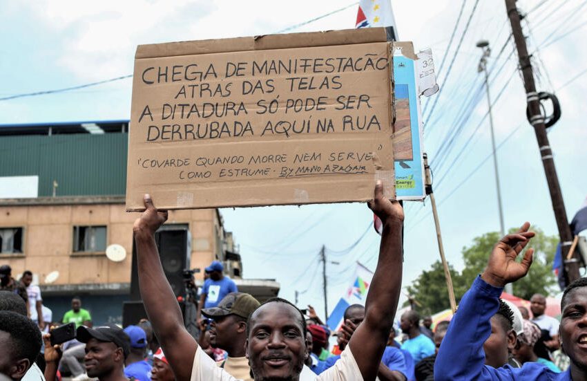  Militares na ilha de Madagáscar apoiaram os manifestantes que exigem demissão do Presidente